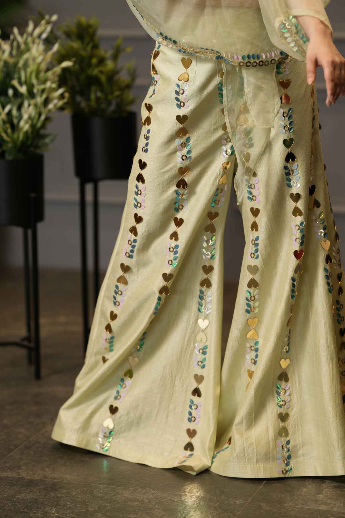 AVERY SHARARA SET
